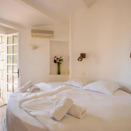 Justine Vi4239 By Riviera Homes